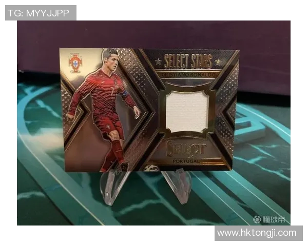 外国人拆足球球星卡时的激动瞬间揭示了收藏热潮背后的情感与价值